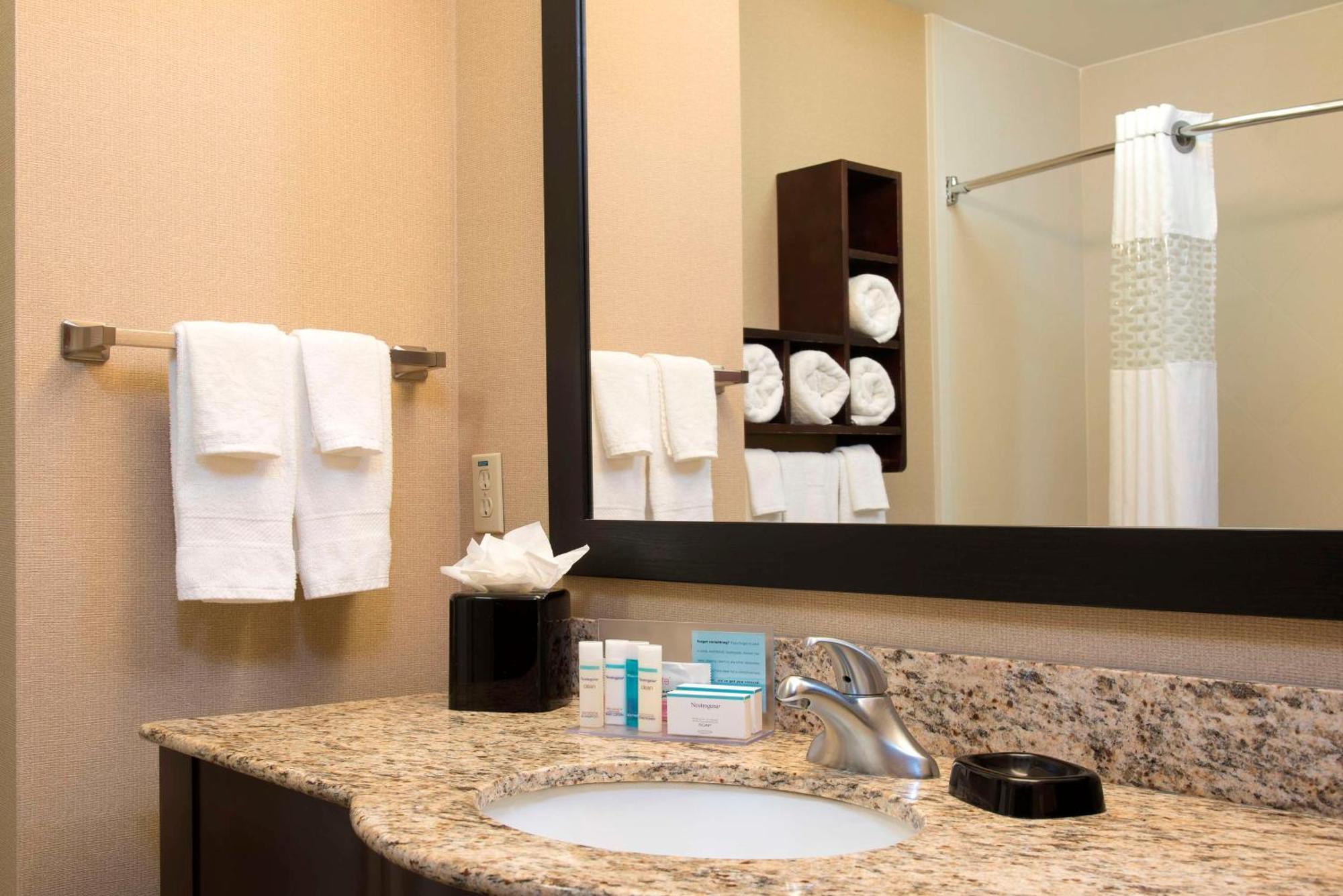 Hampton Inn & Suites Крофордсвилл Экстерьер фото