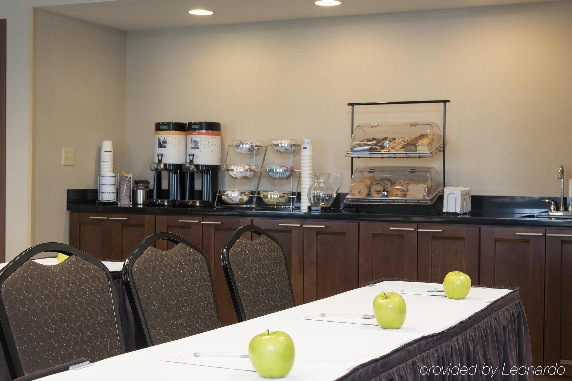 Hampton Inn & Suites Крофордсвилл Экстерьер фото