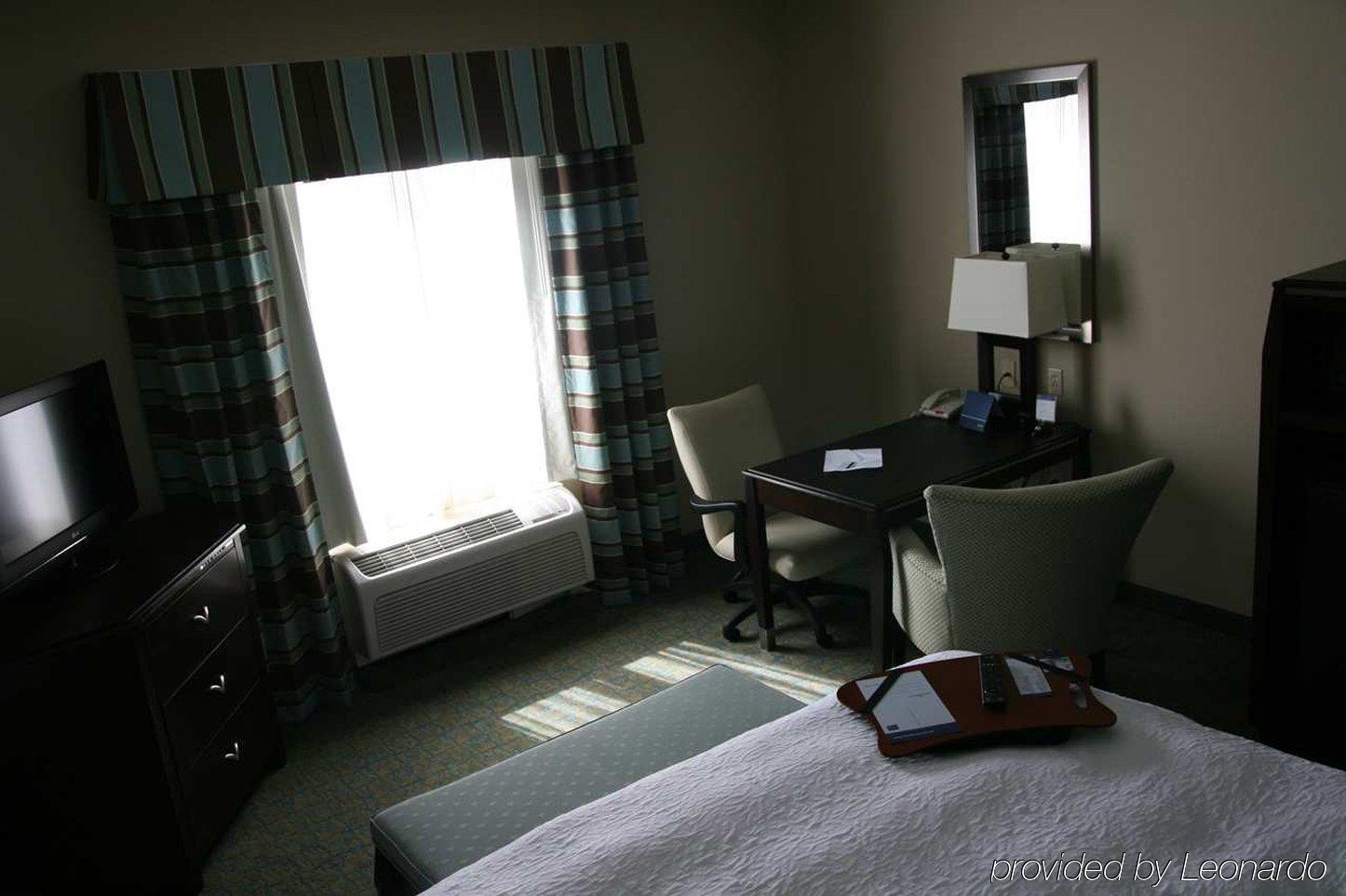 Hampton Inn & Suites Крофордсвилл Номер фото