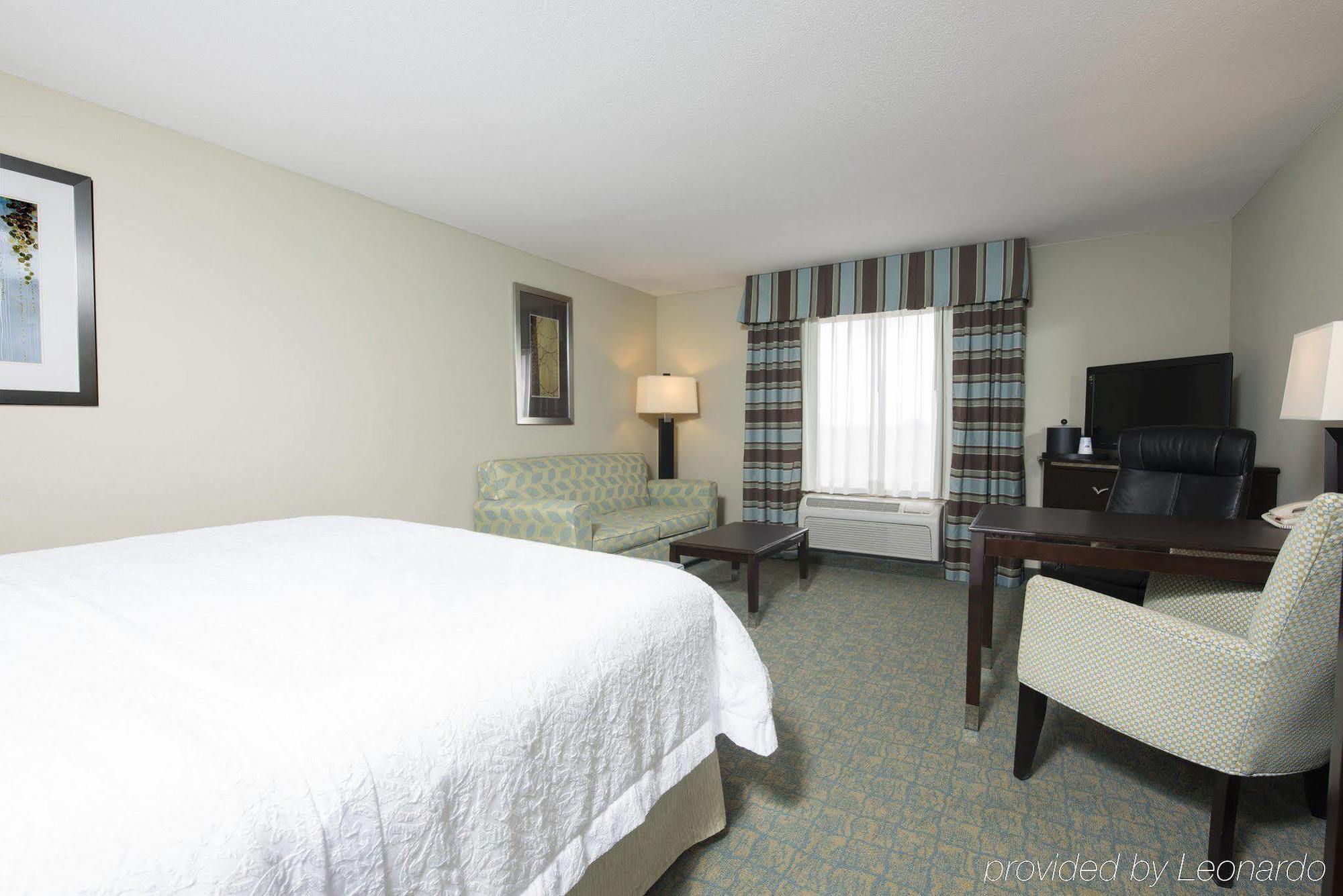 Hampton Inn & Suites Крофордсвилл Экстерьер фото